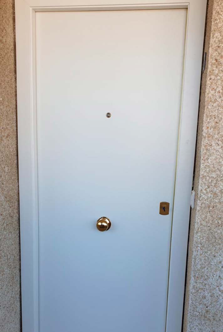 Puerta blindada L'Hospitalet de l'Infant
