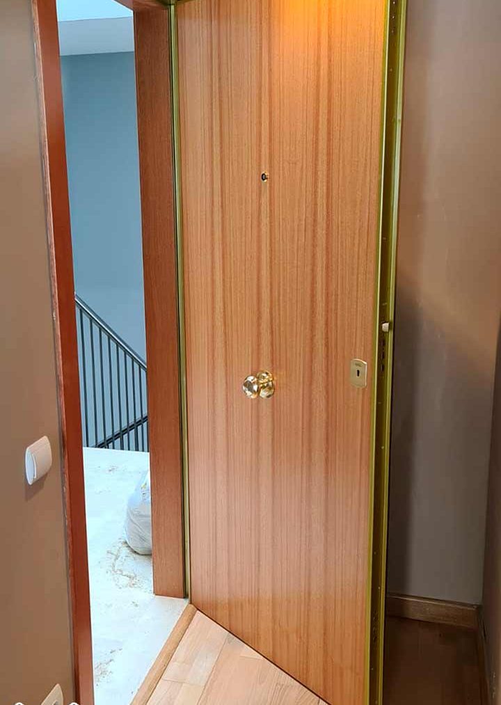 Puerta acorazada