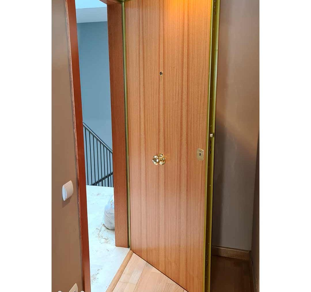 Puerta acorazada